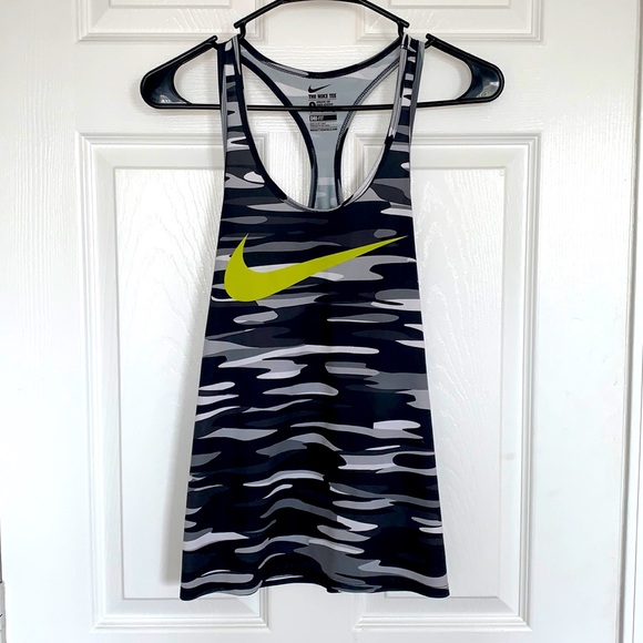 Nike Workout Top - Picture 1 of 2